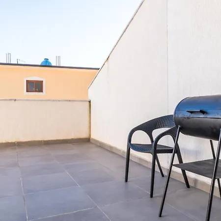 Peaceful And Spacious Near Center 公寓 Shkodër