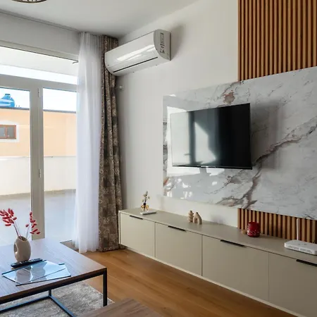 Daire Quiet 1Br Apartment With Balcony, Fast Wifi, Self Check-In *