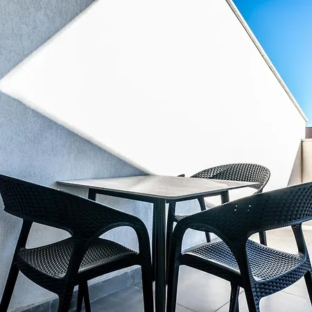 Quiet 1Br Apartment With Balcony, Fast Wifi, Self Check-In Daire Shkodër