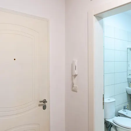 Quiet 1Br Apartment With Balcony, Fast Wifi, Self Check-In Daire *