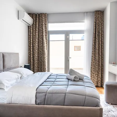 Quiet 1br With Balcony, Fast Wifi, Self Check-in * Shkodër