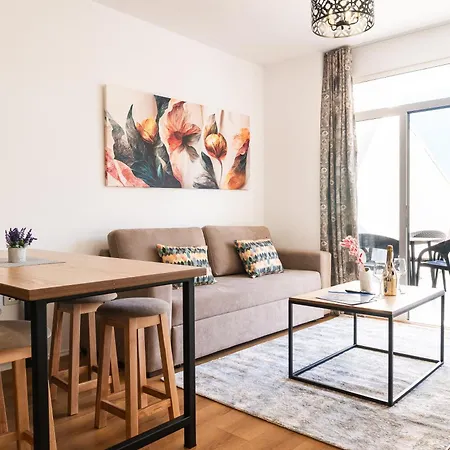 Apartment Quiet 1br With Balcony, Fast Wifi, Self Check-in Shkodra
