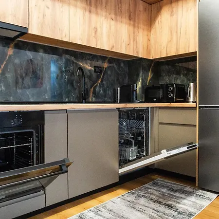 Quiet 1br With Balcony, Fast Wifi, Self Check-in Apartament
