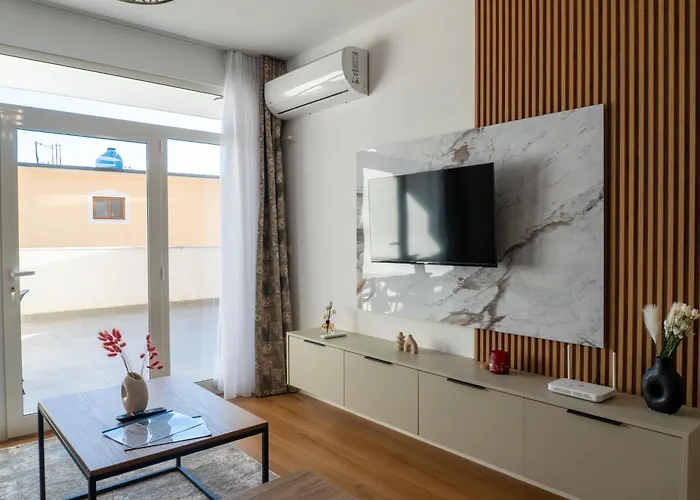 Daire Quiet 1Br Apartment With Balcony, Fast Wifi, Self Check-In *