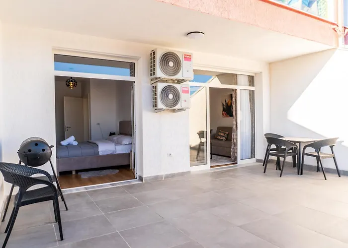 Quiet 1Br Apartment With Balcony, Fast Wifi, Self Check-In * Shkodër