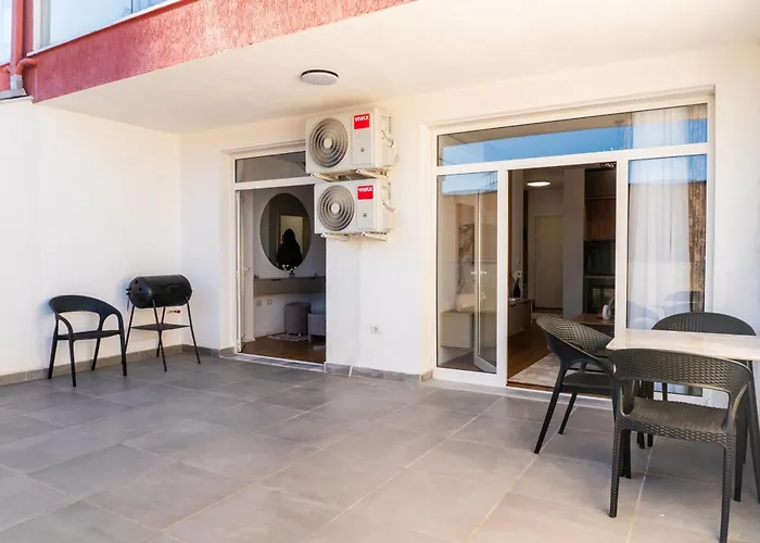 Quiet 1Br Apartment With Balcony, Fast Wifi, Self Check-In Shkodër