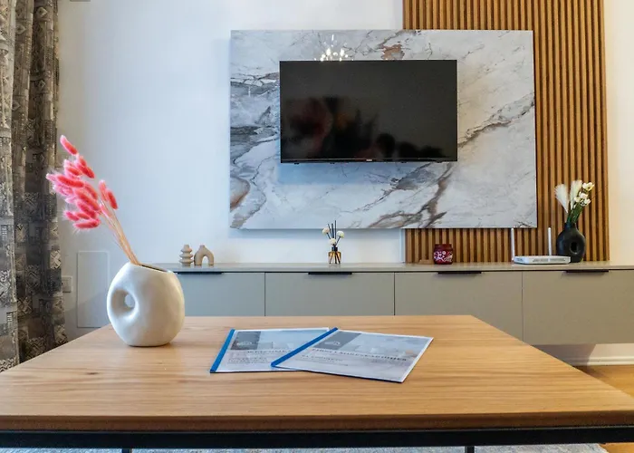Daire Quiet 1Br Apartment With Balcony, Fast Wifi, Self Check-In *