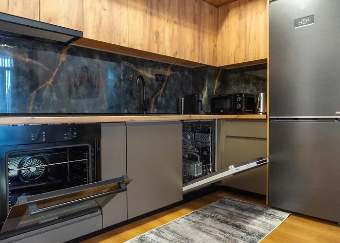 Peaceful And Spacious Near Center 公寓 Shkodër